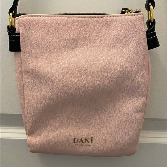 DANI by Danielle Nicole, Minnie Mouse crossbody handbag - Picture 2 of 7